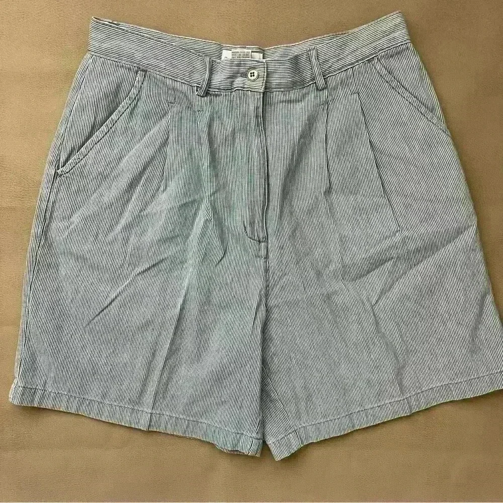 VTG Christopher & Banks Pleated Shorts 10